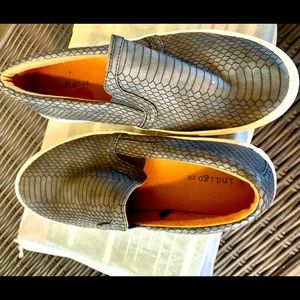 Women’s fashion loafer/sneaker